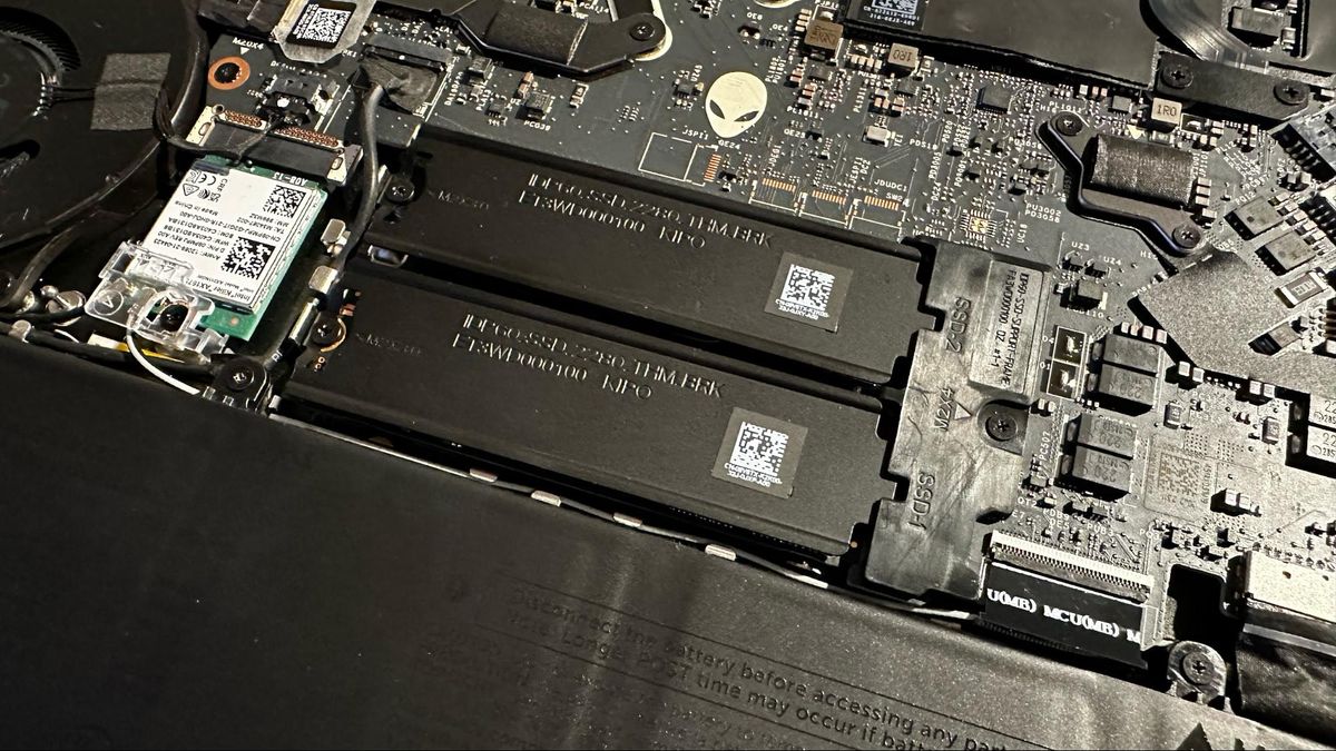 Alienware x16 (2023)