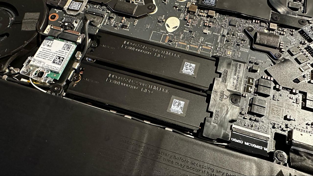 Alienware x16 (2023)