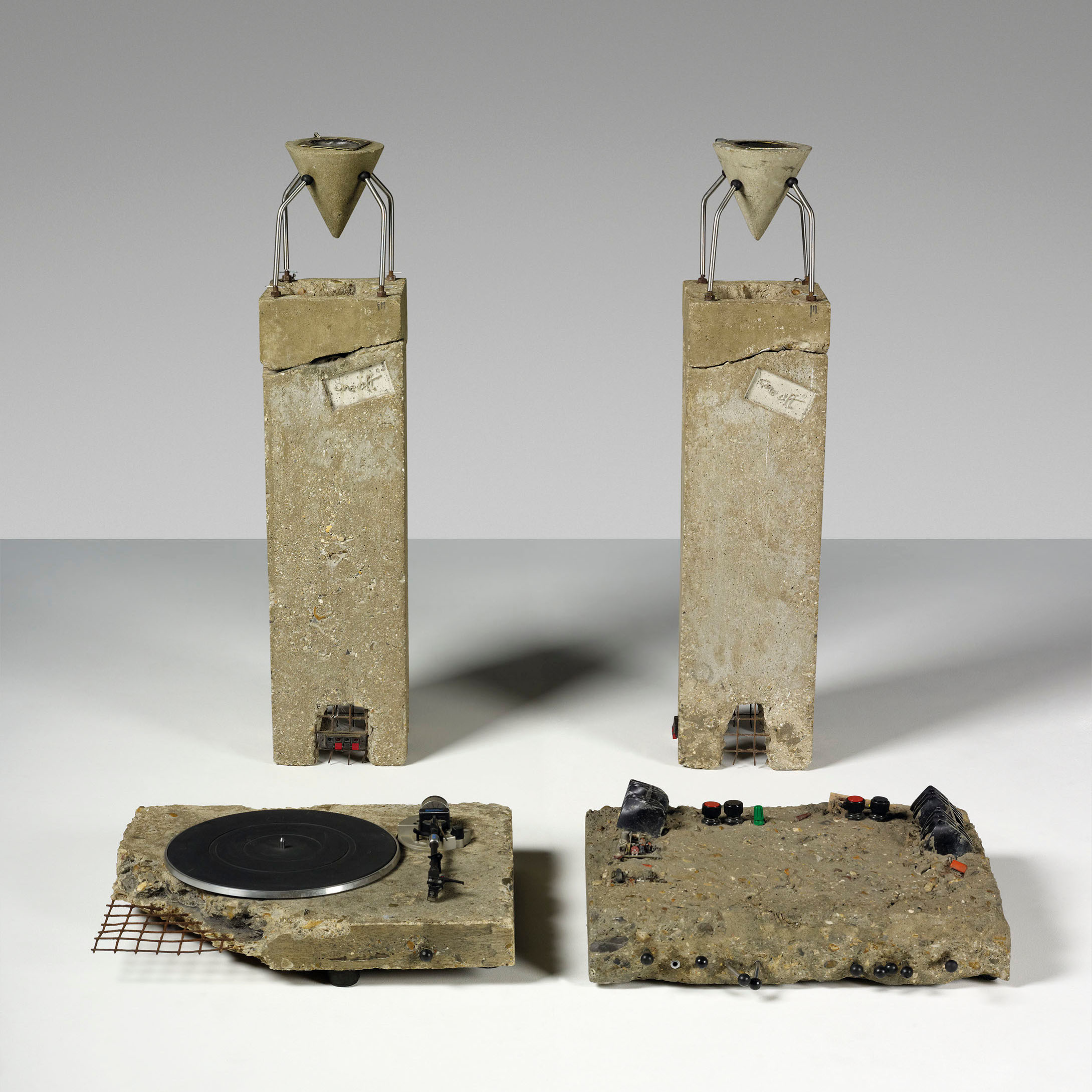 Ron Arad, Concrete Stereo, 1983