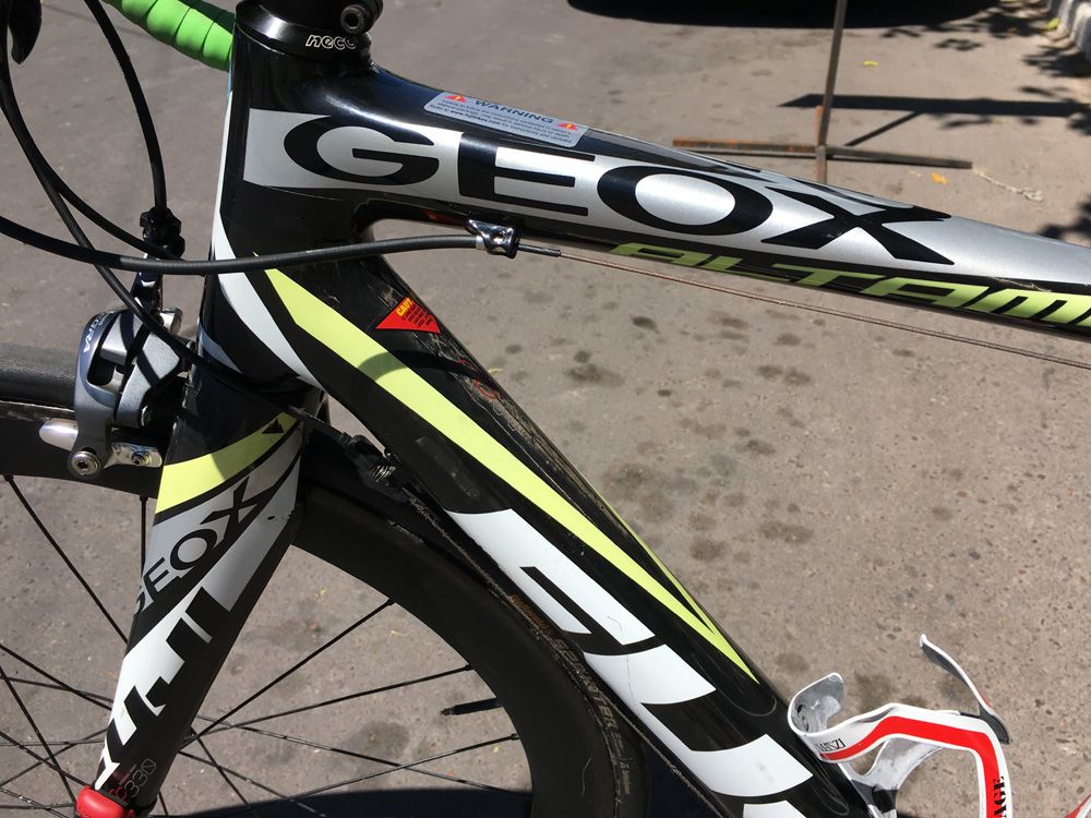 This Fuji bike was perhaps originally made for the Geox team