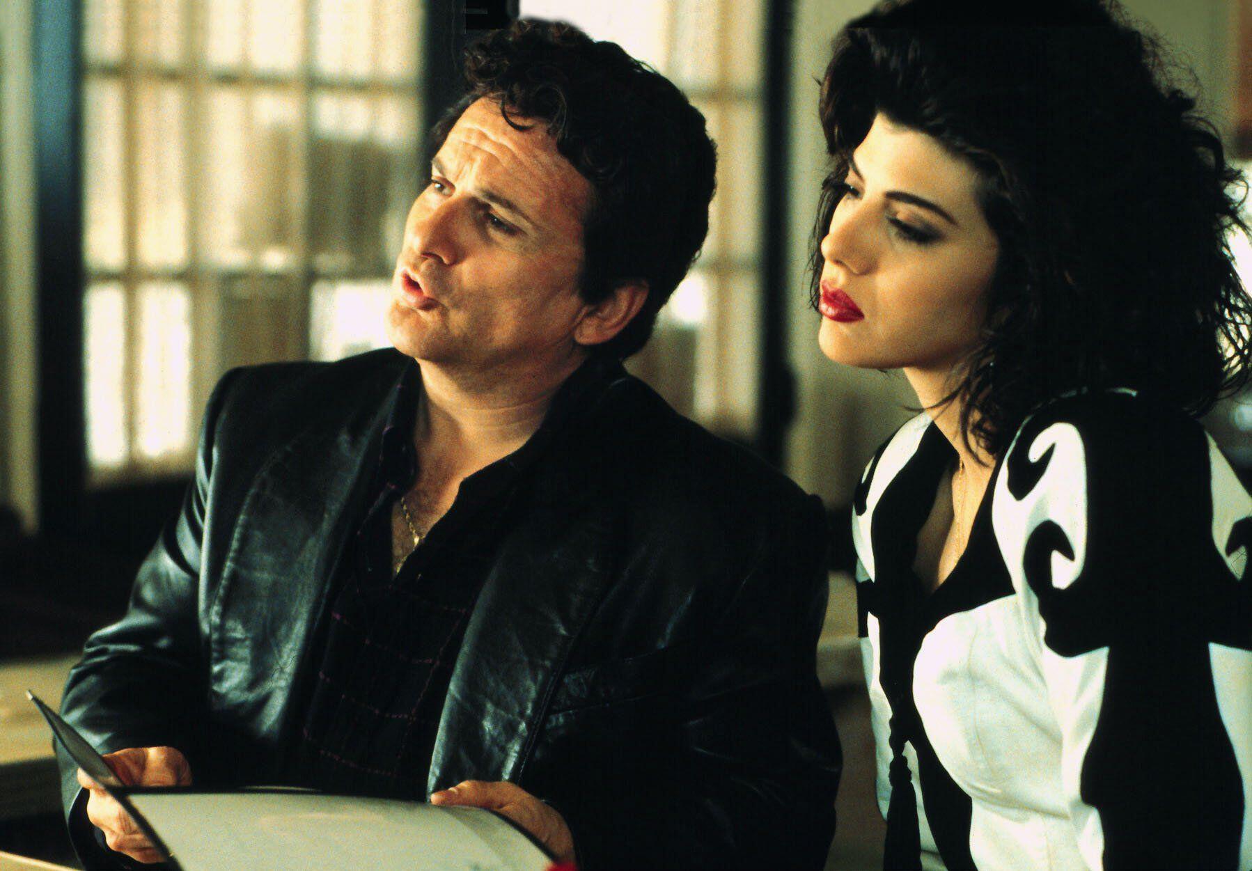 Joe Pesci and Marisa Tomei speaking in a jail in 'My Cousin Vinny'
