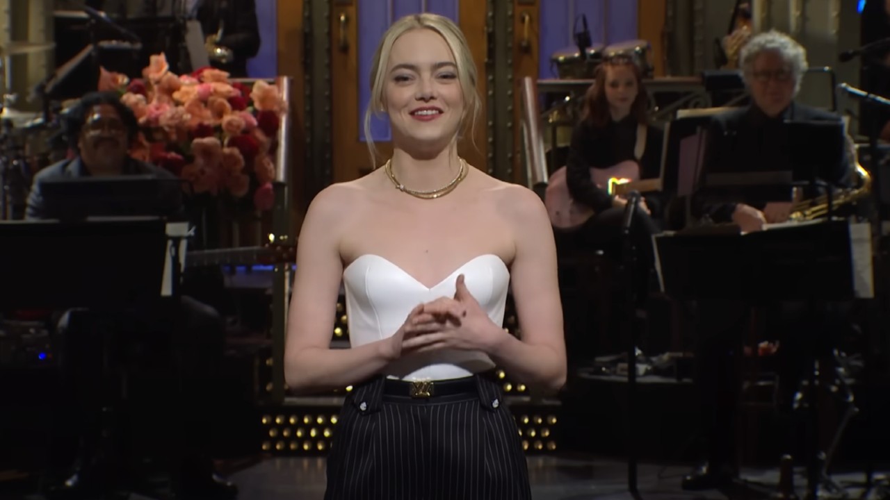 An SNL Creative Shared BTS Story About Emma Stone Guest Hosting, And I Don’t Think We’re Given Enough Credit To The Insane Quick Changes