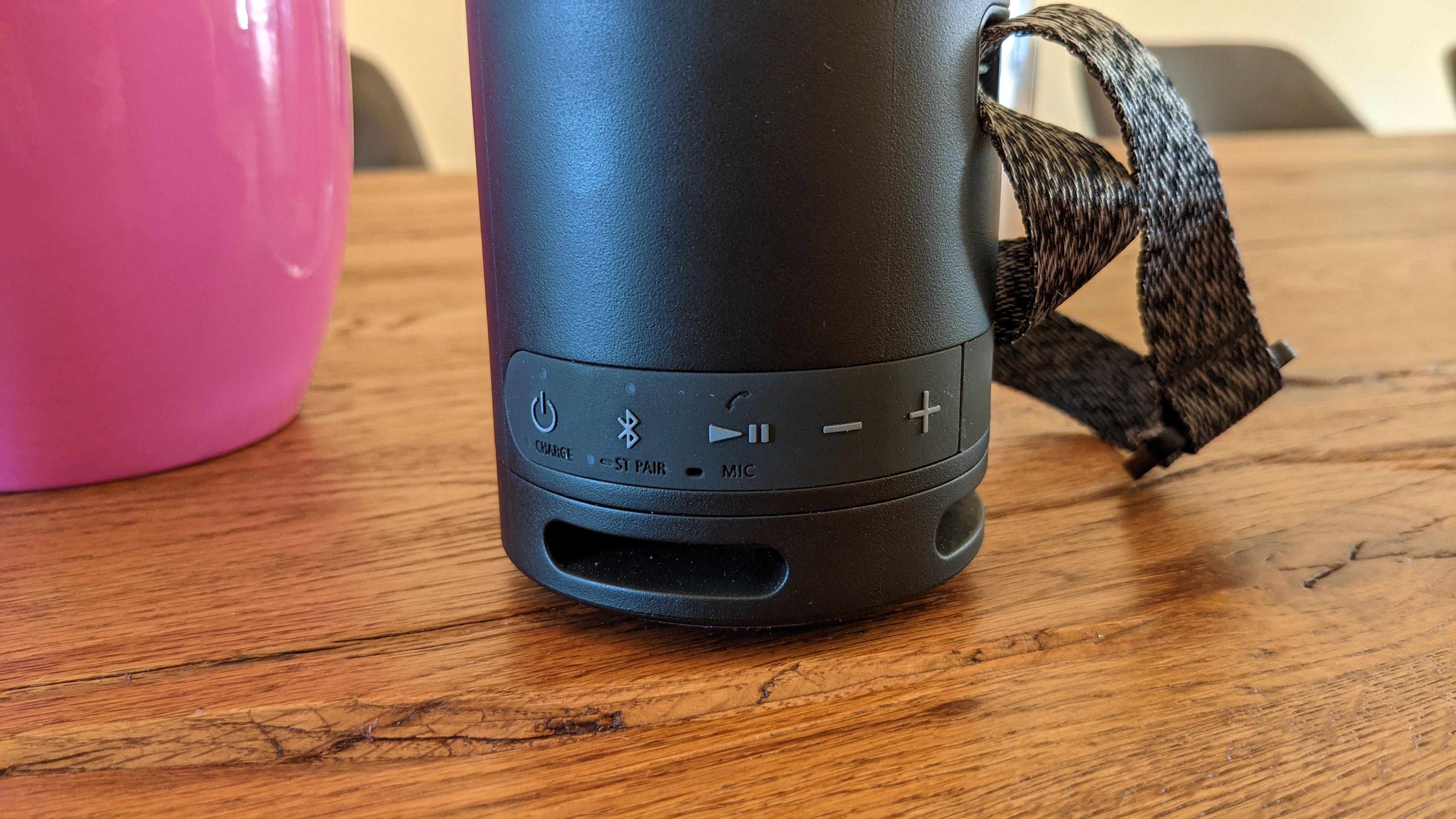 Bedienelemente des sony srs-xb13