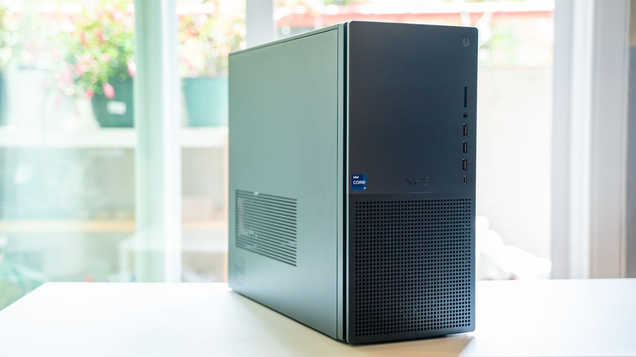Dell XPS Desktop (8960) on a table