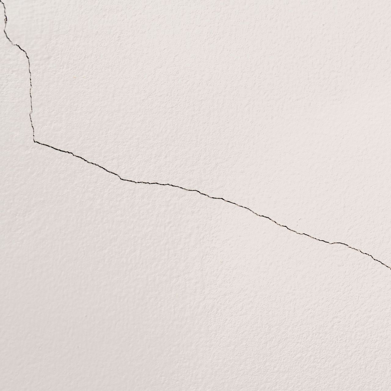 When to worry about cracks in walls and when to relax | Ideal Home