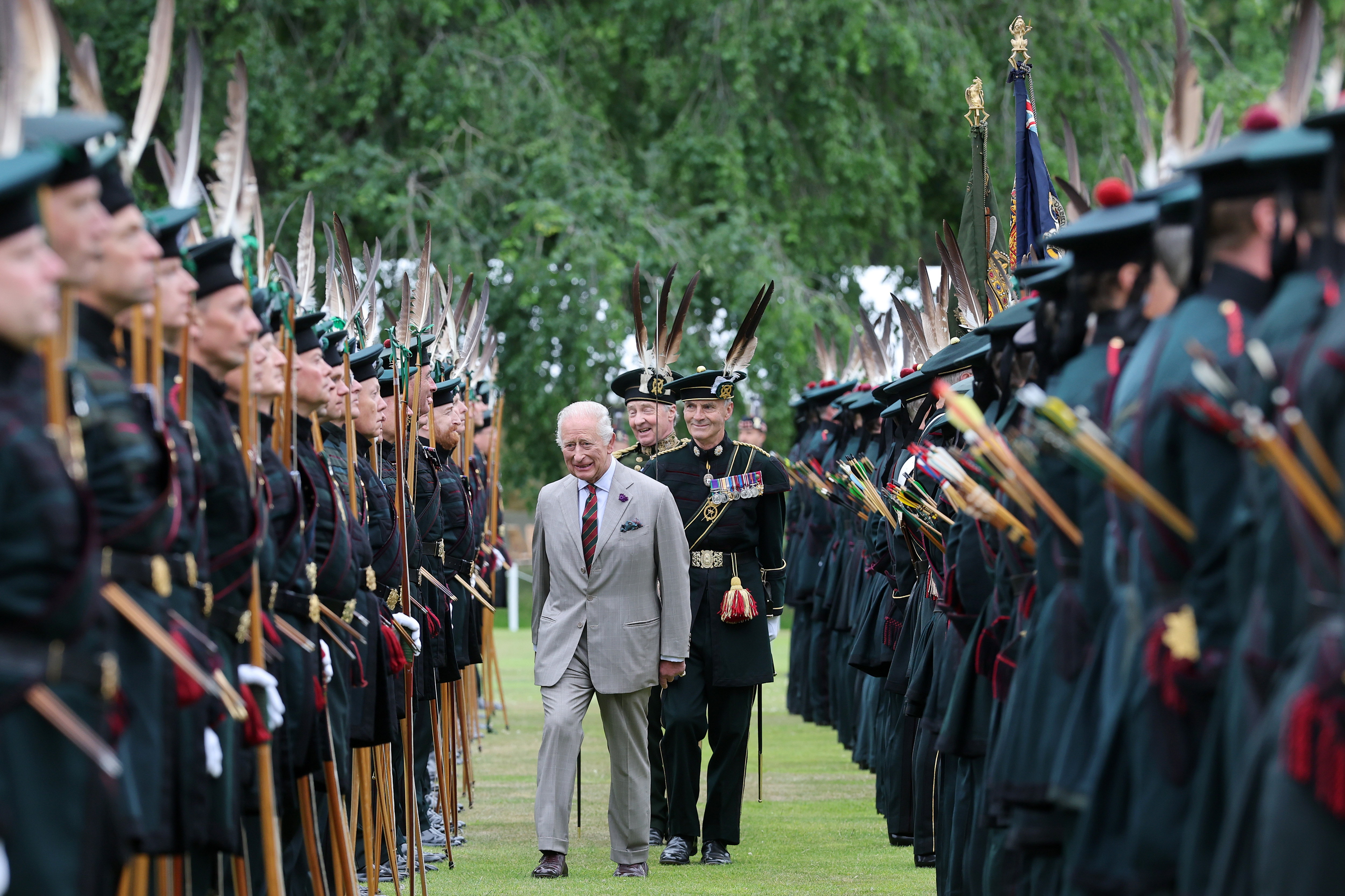 The King inspects the Royal Company of Archers 