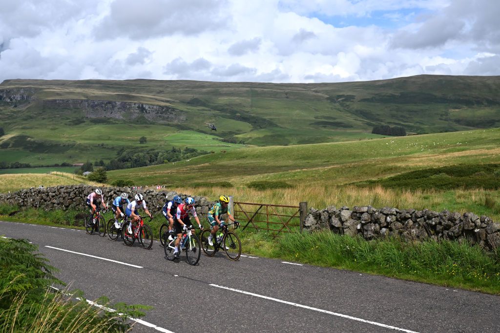 Early break included Mischa Bredewold (Netherlands), Sanne Cant (Belgium), Elizabeth Deignan (Great Britain), Juliette Labous (France), Elise Chabbey (Switzerland) and Ashleigh Moolman-Pasio (South Africa)