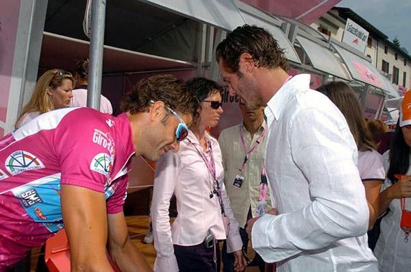 Sprinters Alessandro Petacchi and Mario Cipollini at the start