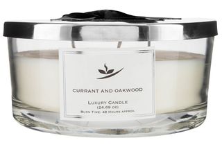 currant and oakwood with luxury and candle