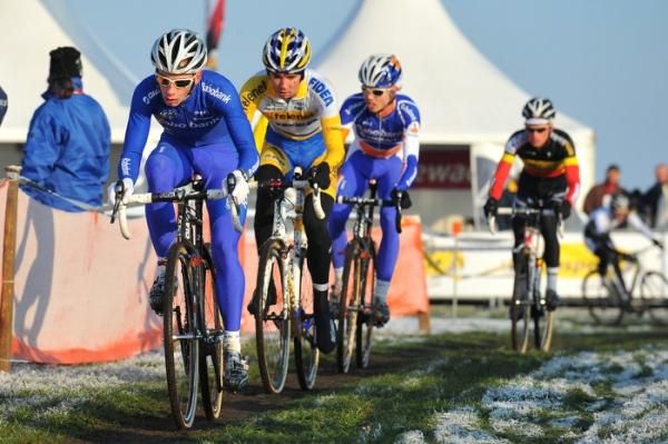 Lars van der Haar (Rabobank - Giant Off Road Team) lays down the law.