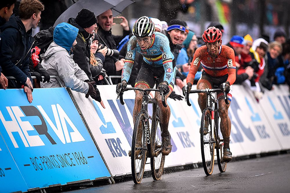 Wout Van Aert leads Lars van der Haar going into the finale