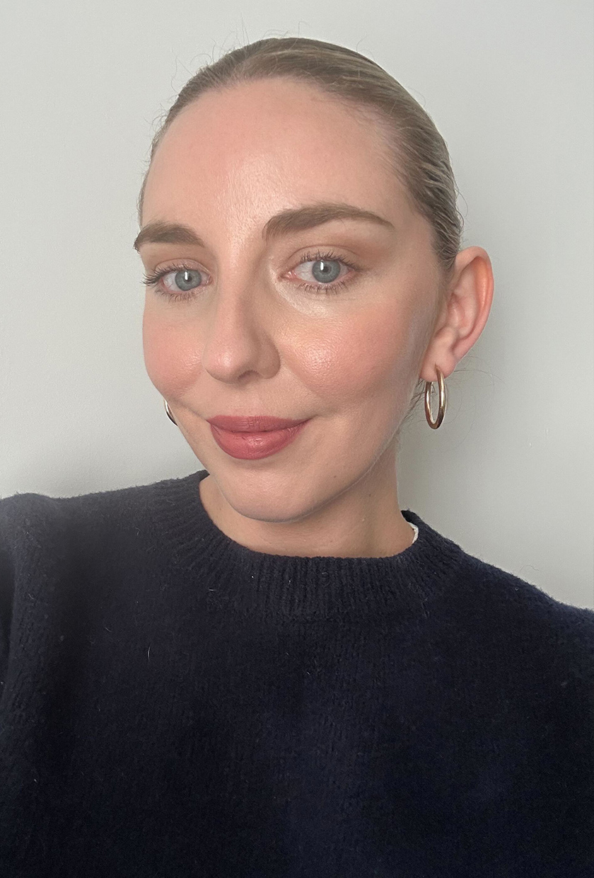 Maxine wearing Lancome Idole mascara