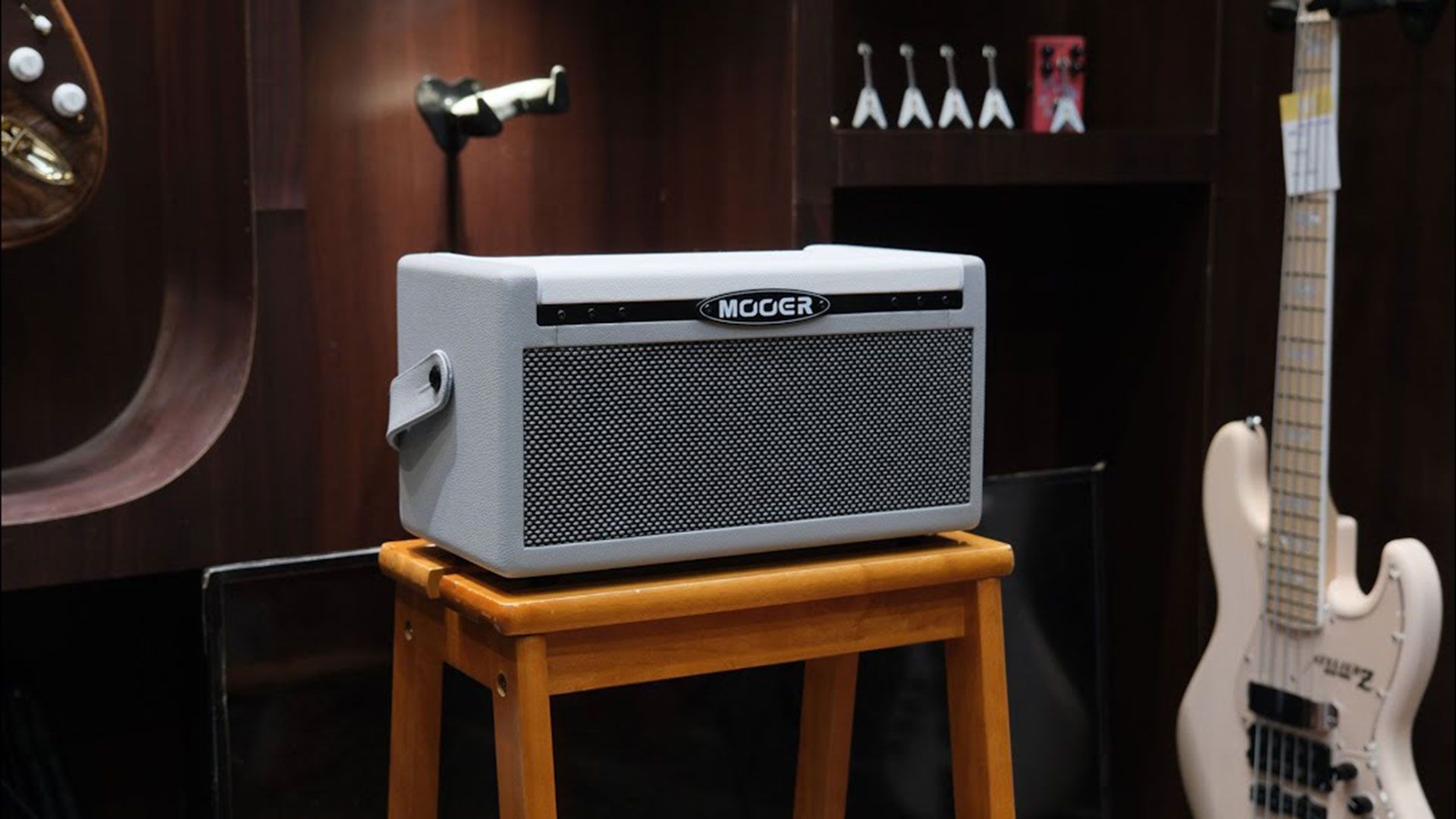 Mooer launches SD30i smart amp to take on the Spark | Guitar World
