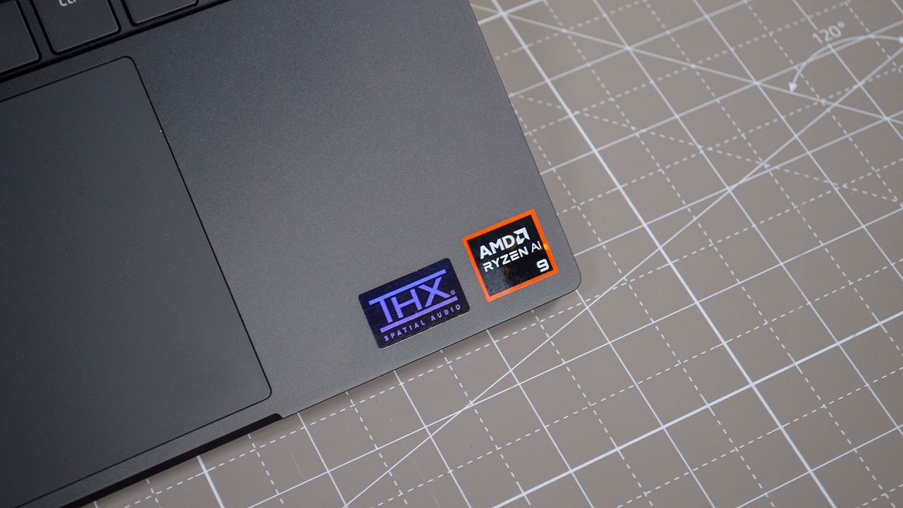 A Razer Blade 14 (2024) on a desk