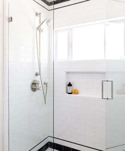 5 Narrow Bathroom Ideas To Maximize Your Space 