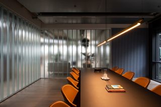 meeting room at Schwalbe Hybrid Building by Archiproba
