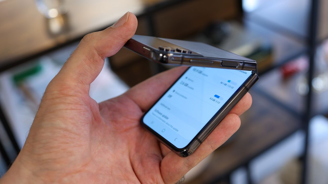 A photo of the Samsung Galaxy Z Flip 4