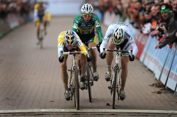 It was a close sprint between Pauwels and Stybar