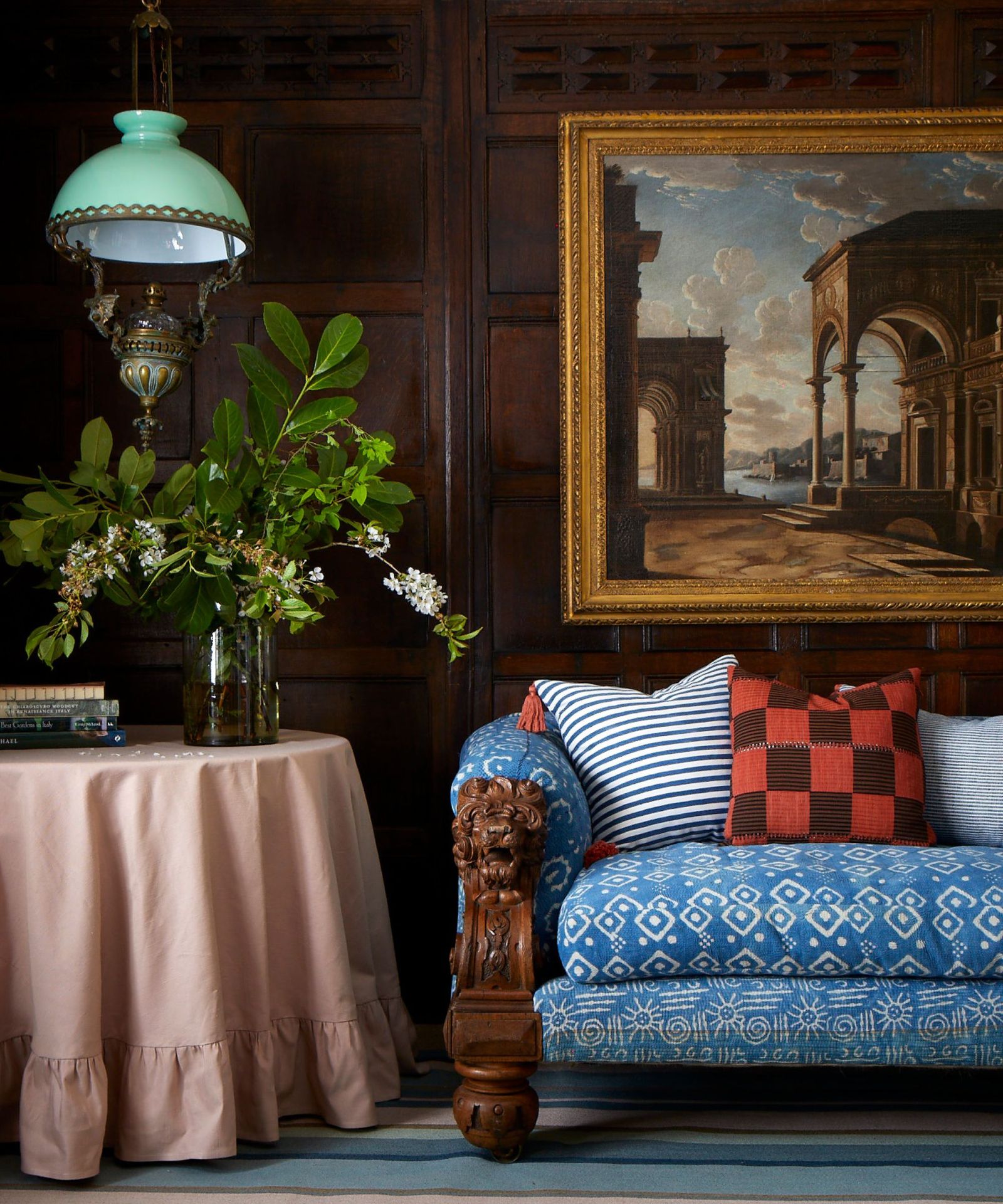 What is English country decor?