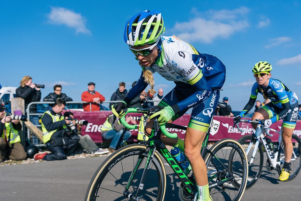 Tayler Wiles gets out of the saddle for the final metres on the VAMberg at Ronde van Drenthe