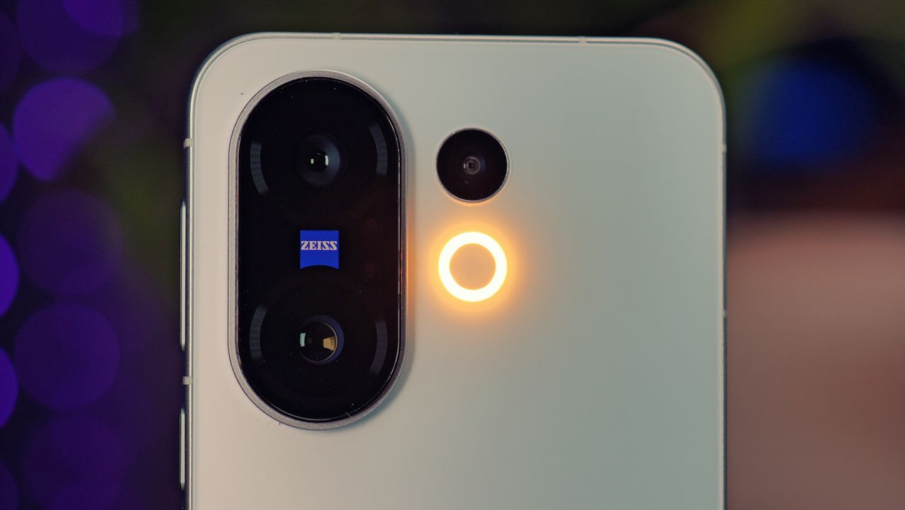 Vivo X200 FE phone close up of the cameras