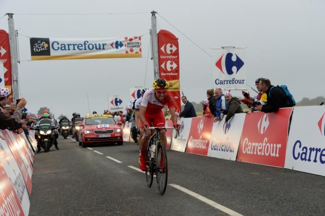 Luis &Aacute;ngel Mat&eacute; collecting KOM points on the la cote de Roucy