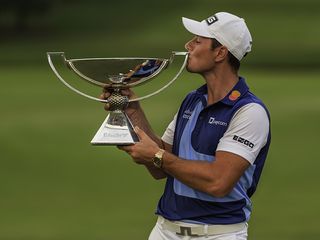 Viktor Hovland wins Tour Championship