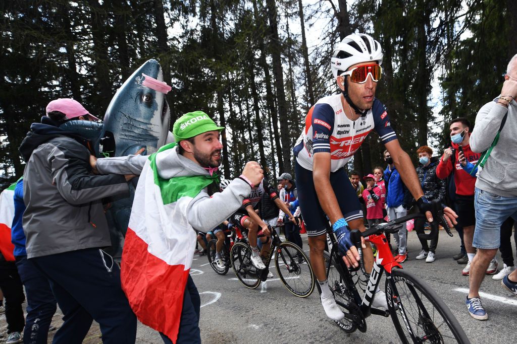 Italian fans cheer on Vincenzo Nibali on Alpe Motta on stage 20 of the Giro d&#039;Italia