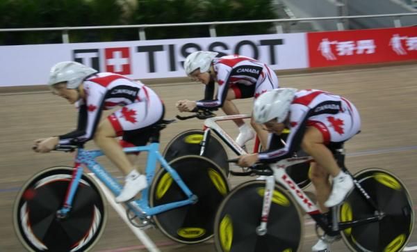 The Canadian trio cross the line to seal bronze in the women's team pursuit