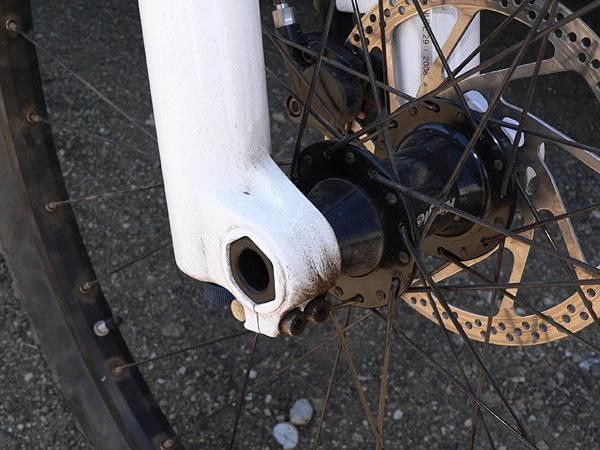Thru-axle versions use the company's excellent Hex-Lock system.
