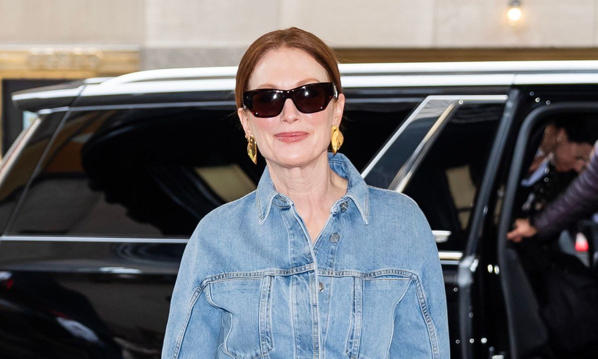 Julianne Moore a maîtrisé avec un jean de jambe de baril au printemps dernier 