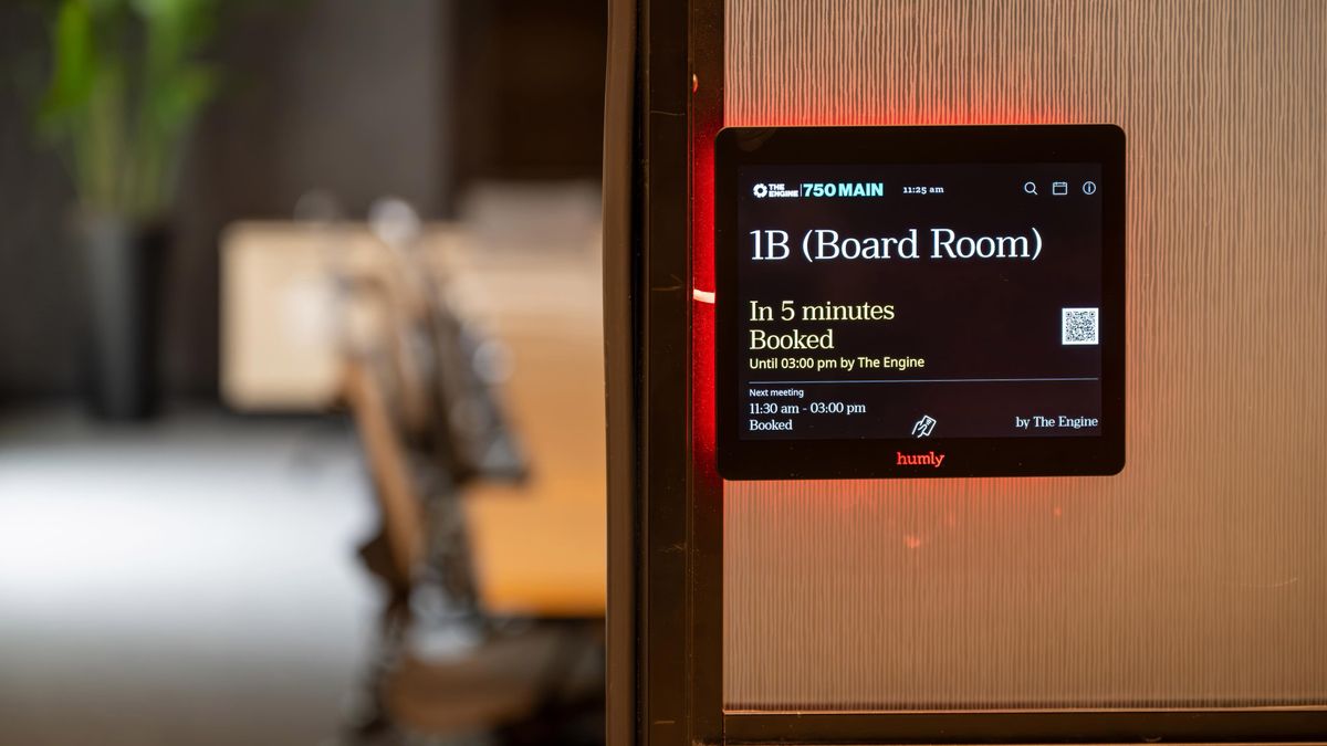 Humly Room Display panels make conference space booking a breeze.