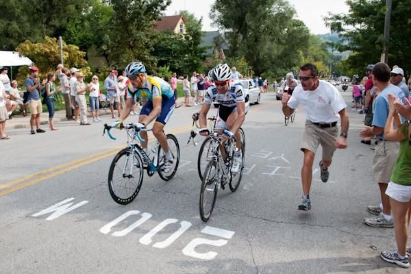 Jens Voigt (Saxo Bank) gets some encouragement from a fan.