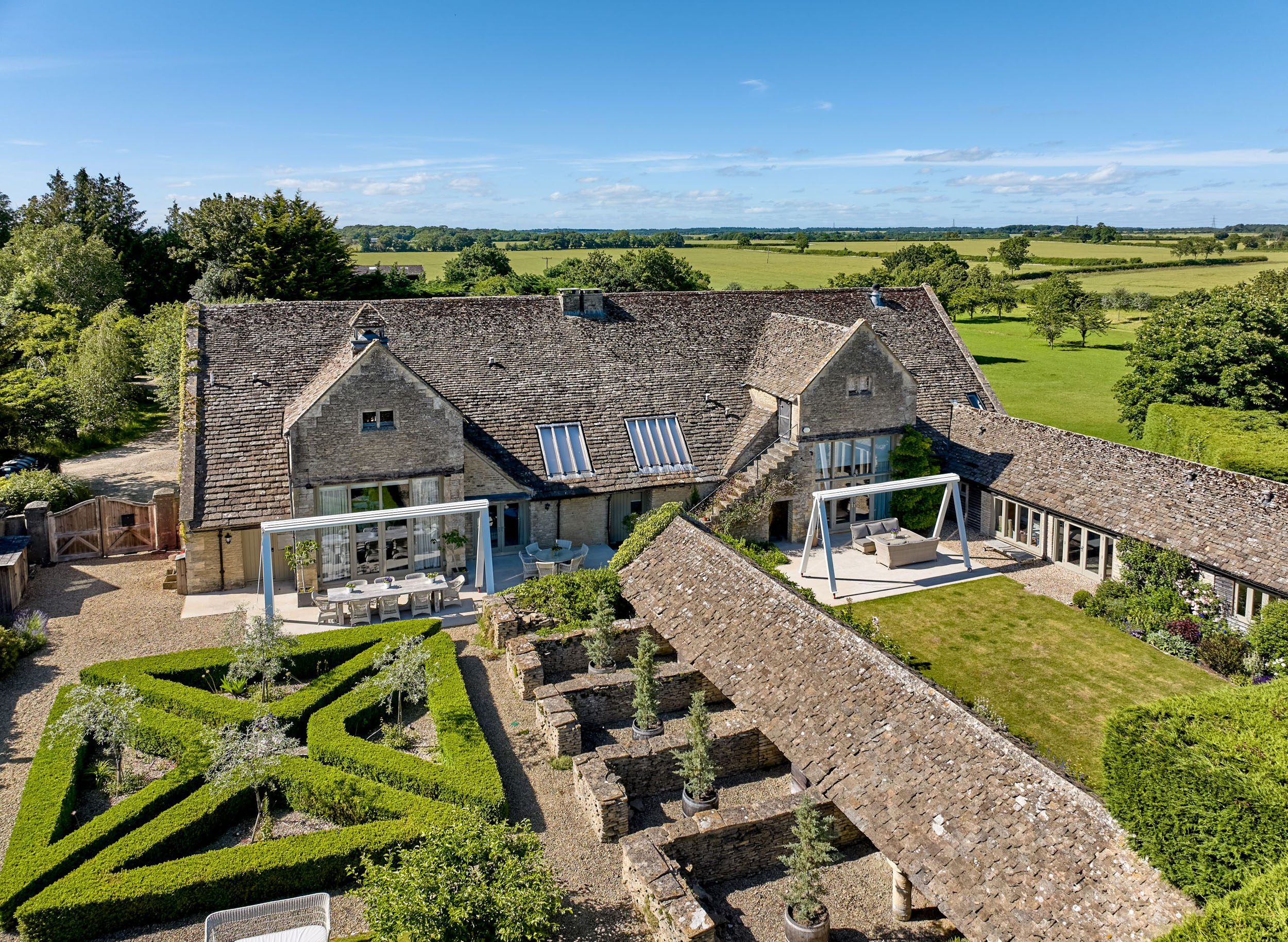Willamoor Barn in the Cotswolds Property for Sale