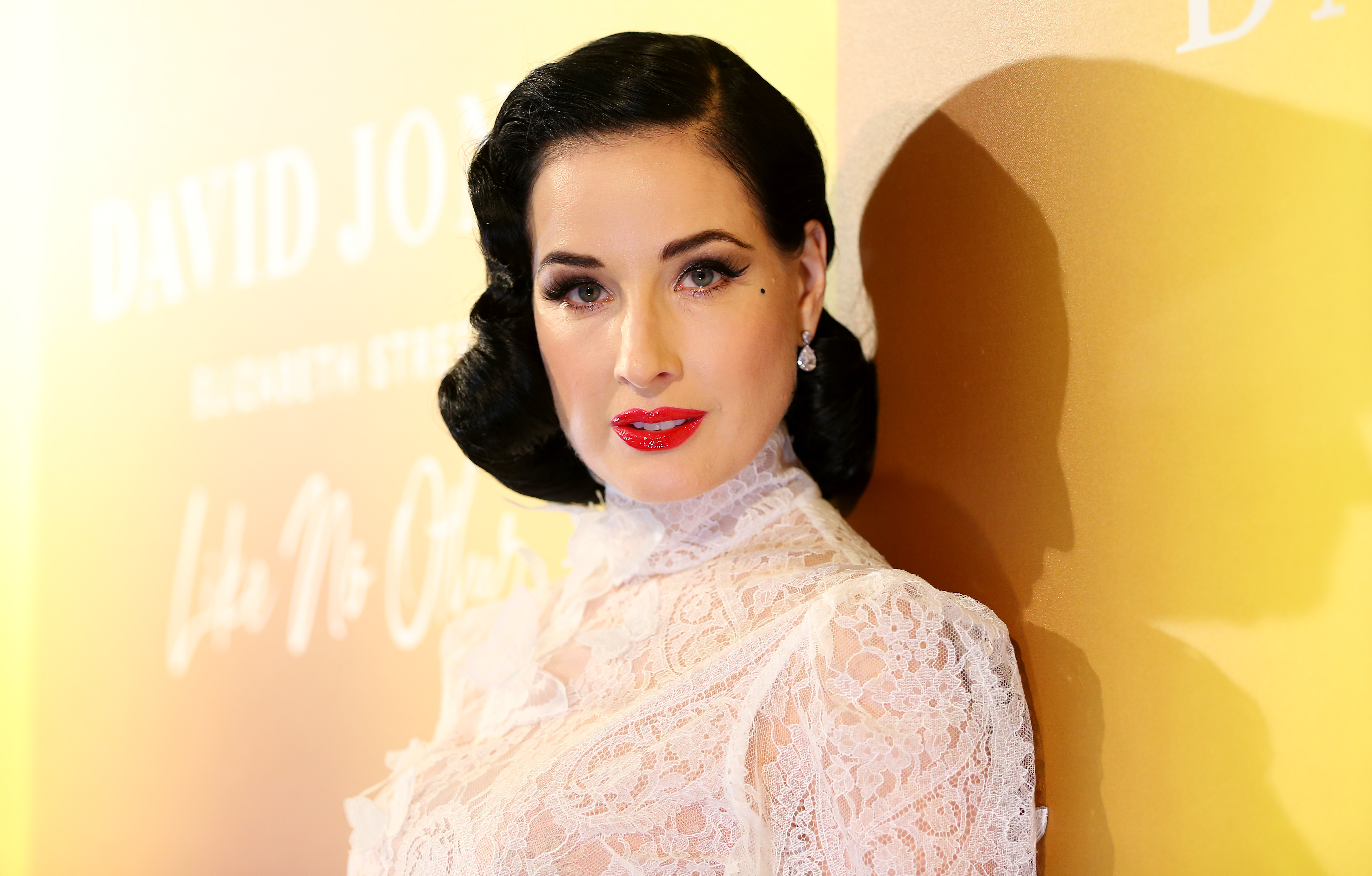 smokey - Dita Von Teese