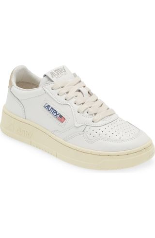 Medalist Low Sneaker