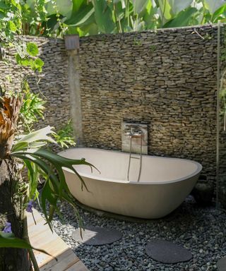 outdoor luxury bath