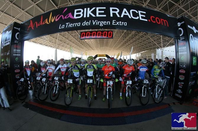 Racers lined up at the start