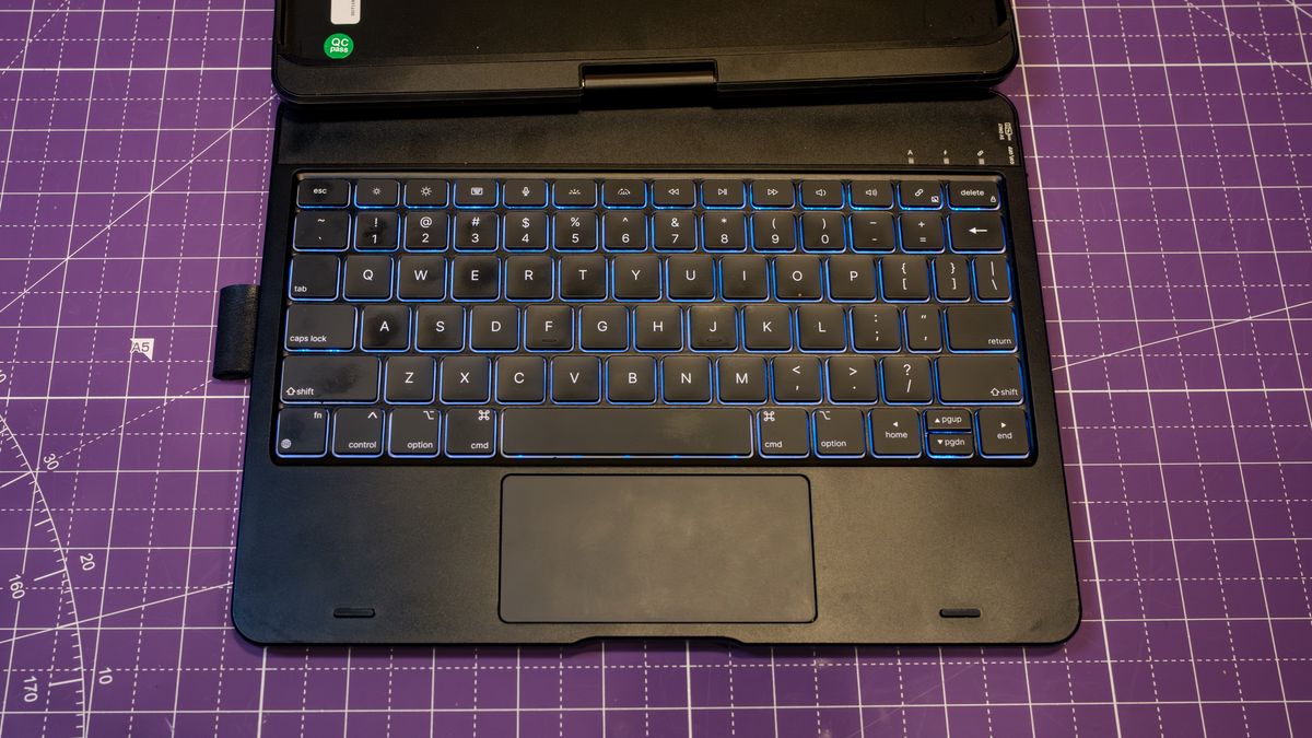 Typecase iPad Air M4 Keyboard Case