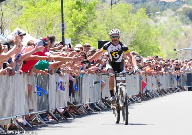 Geoff Kabush (Scott 3Rox Racing) has some fun with the crowd at the finish