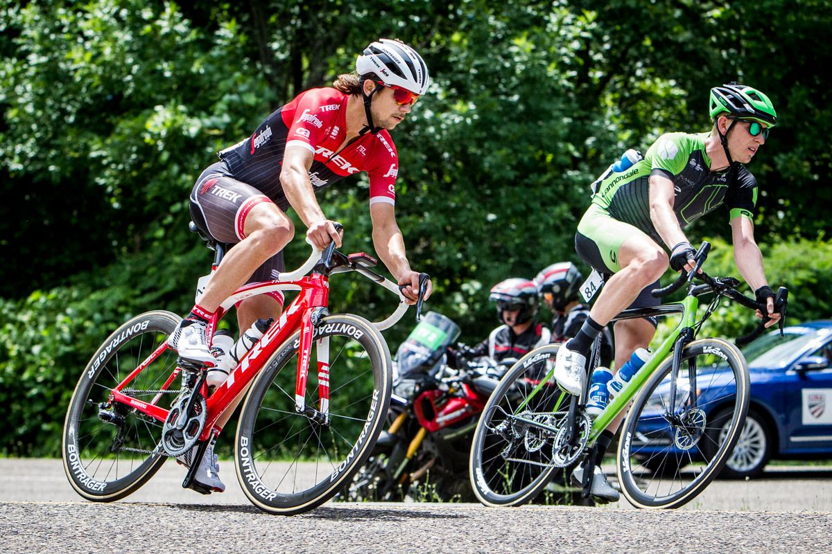 Kiel Reijnen (Trek-Segafredo) riding back in the bunch