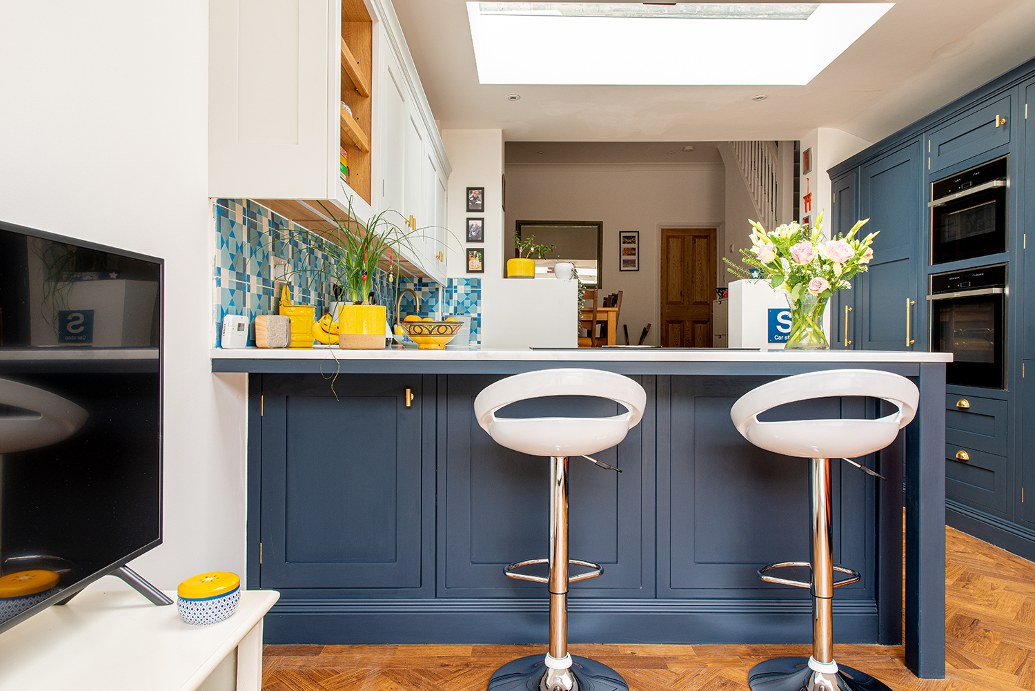 small kitchen extension ideas dark walls