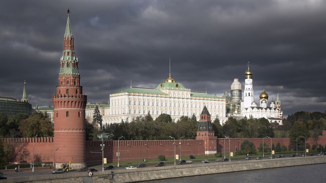 The gate surrounding the Grand Kremlin Palace and a cathedral.