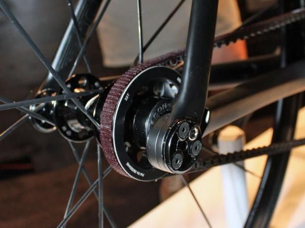The District Carbon's eccentric dropouts are adapted from Trek's ABP mountain bike bits.