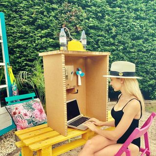 summer essential garden laptop shelter
