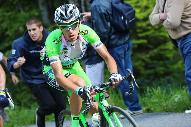 Francesco Bongiorno (Bardiani-CSF) shattered on the Zoncolan