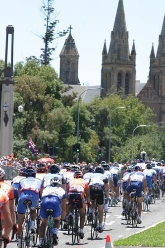 The peloton in the city of churches