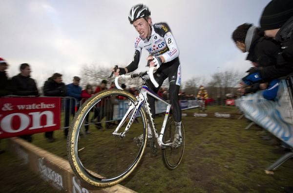 Dieter Vanthourenhout (BKCP - Powerplus) hops a barrier.
