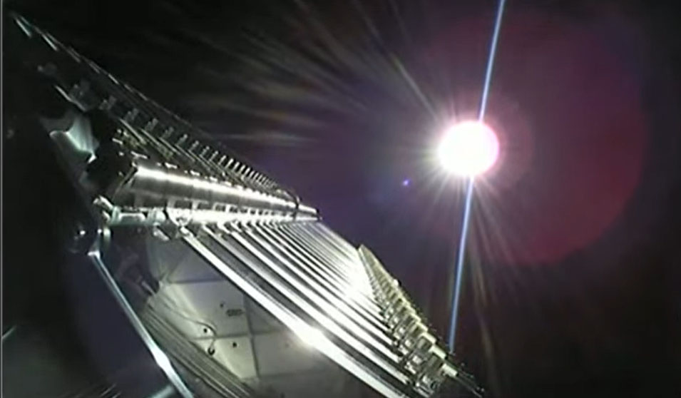 Een SpaceX Falcon 9-raket met 6-Starlink-internetsatellieten wordt gelanceerd op een record 10e vlucht vanaf Space Launch Complex 40 op Cape Canaveral Space Force Station in Florida op 9 mei 2021.