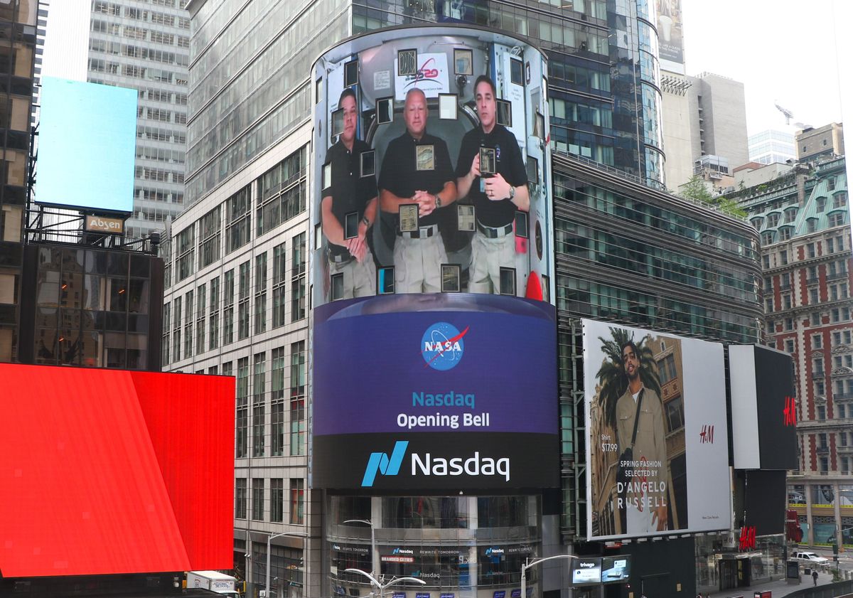 Astronauts ring Nasdaq opening bell from space after historic SpaceX launch - Space.com
